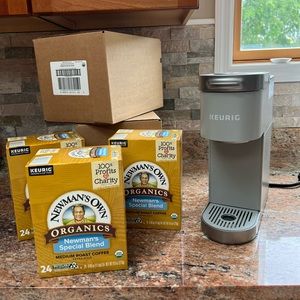 Keurig K-Mini plus (11) K-Cup Boxes